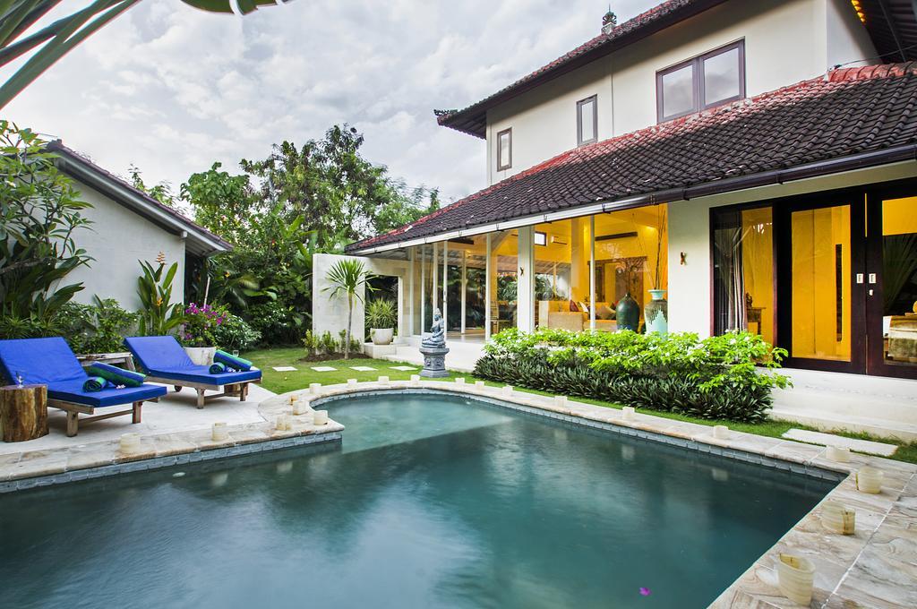 Villa Arushi Seminyak  Bagian luar foto